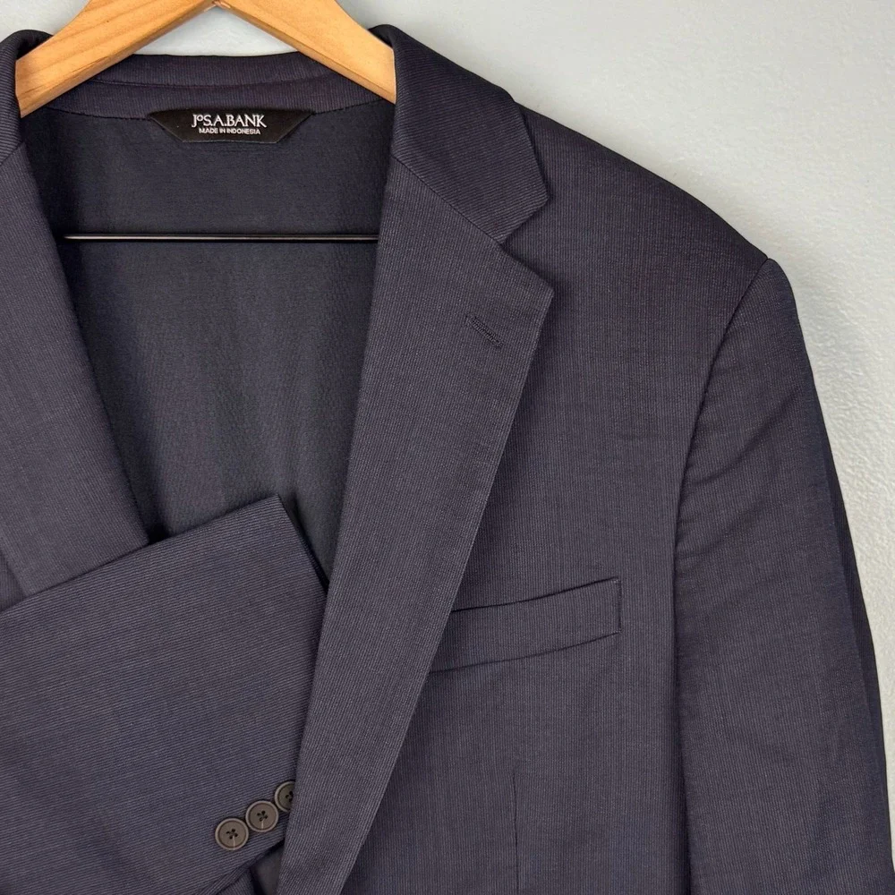 Jos A Bank Traveler Travel Tech Blazer Mens 43 Regular Navy Blue Slim Fit Jacket